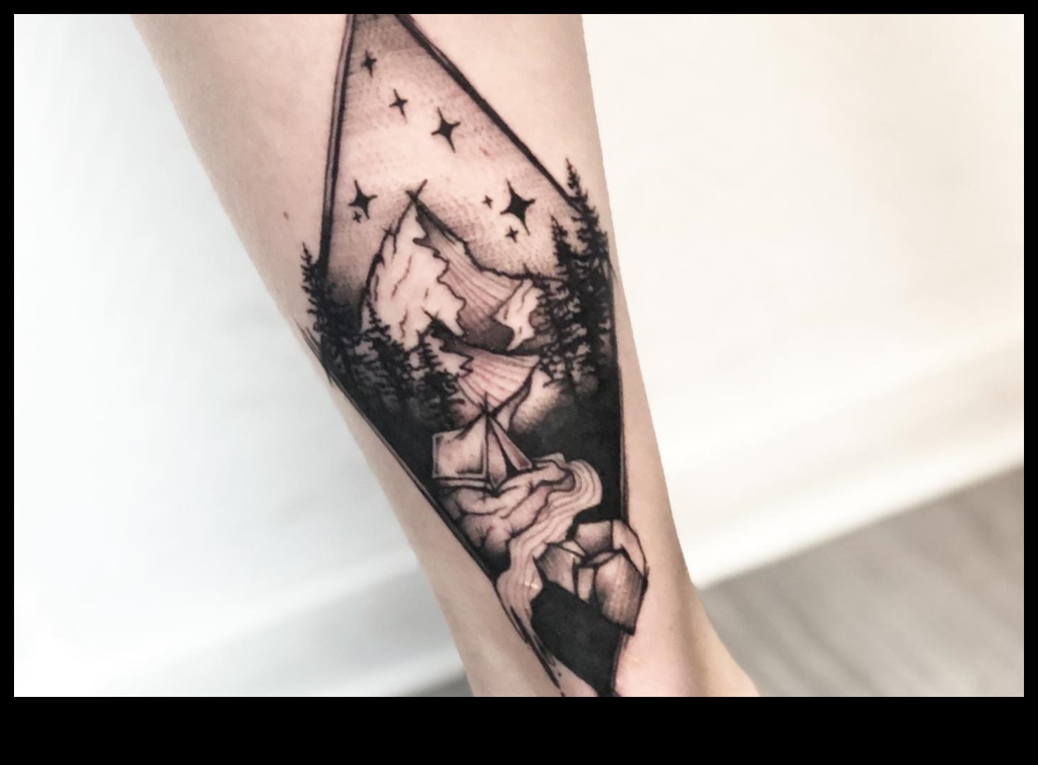 Ink Wilderness: hronikas, kas veidotas dzīvnieku tetovējumos