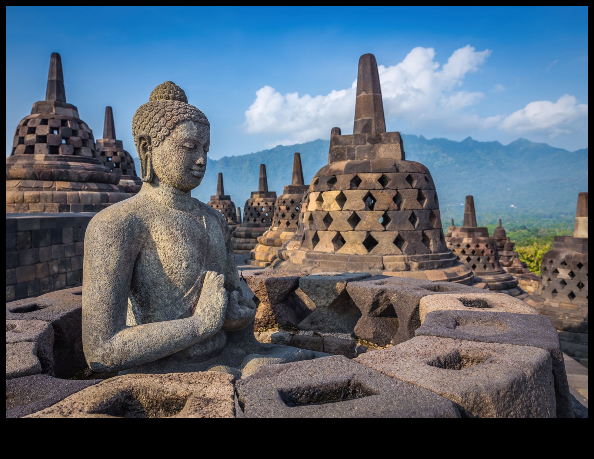 Arhitektūras brīnumi: senās mākslas izpēte konstrukcijās