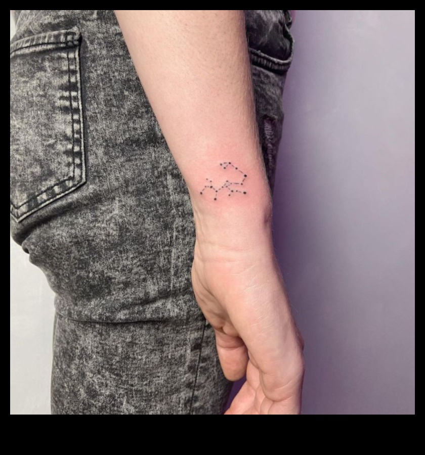 Smalki apgalvojumi: iespaidīgi minimālisma plaukstas tetovējumi