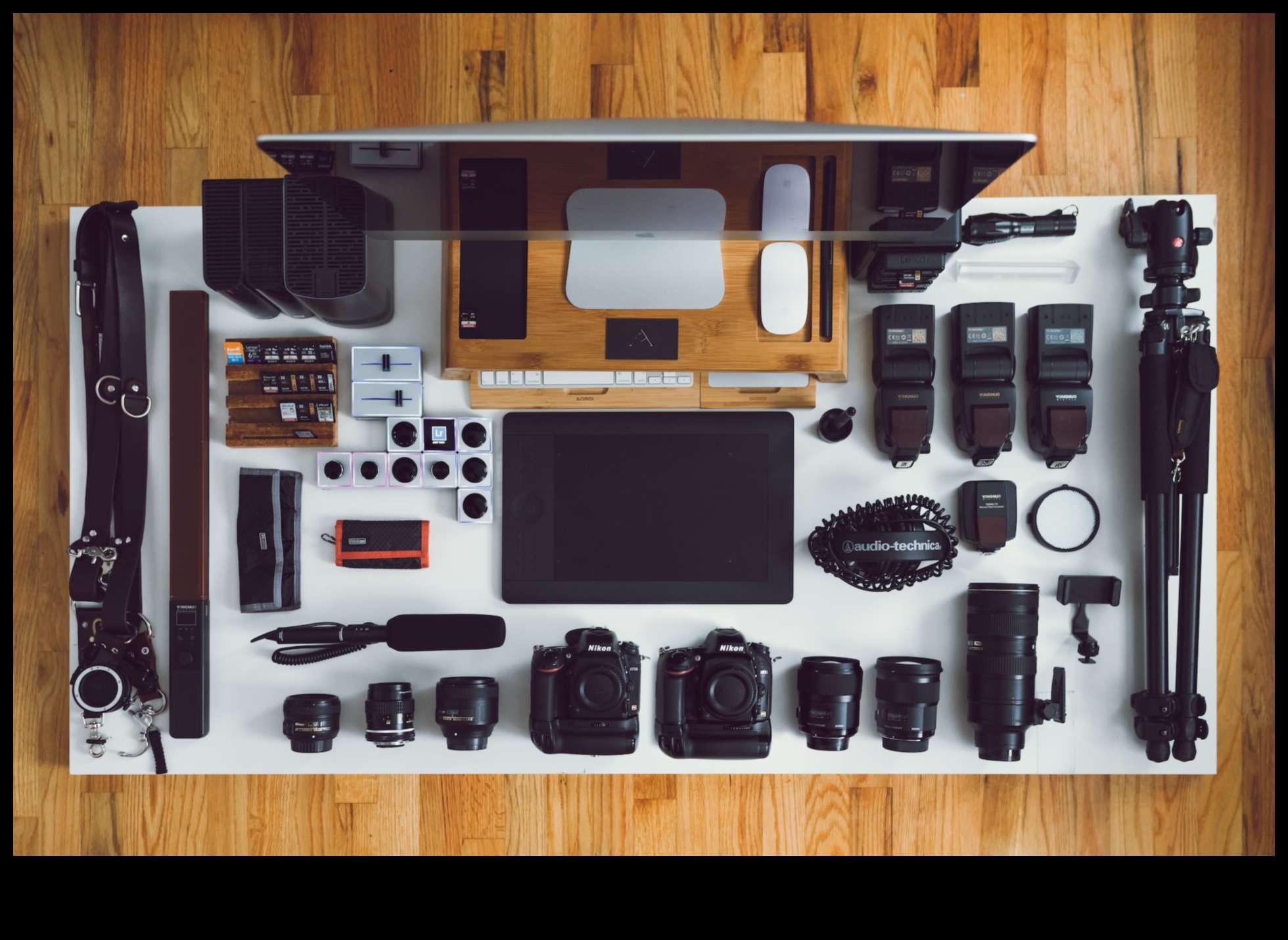 Fotogrāfijas spēkstacija: kameru piederumi kustībā esošiem entuziastiem