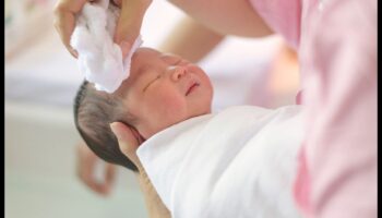 Maiga kopšana: mīloša mazuļa kopšana