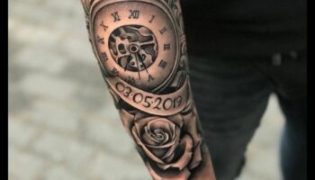 Tintes simfonija: harmonija mazo plaukstas locītavas tetovējumu dizainā